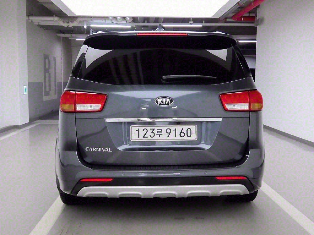 KIA CARNIVAL 2016