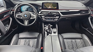 BMW 5-SERIES G30 2019