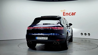 PORSCHE MACAN 2016