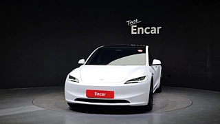 TESLA MODEL 3  2025
