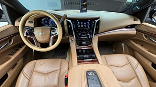 CADILLAC ESCALADE 2017