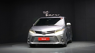 TOYOTA SIENNA 2018