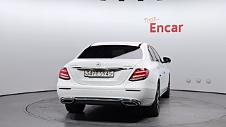 MERCEDES BENZ E-CLASS W213 2020
