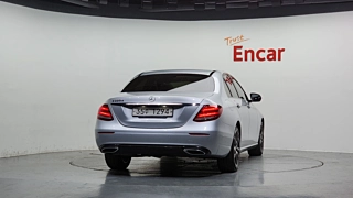 MERCEDES BENZ E-CLASS W213 2017