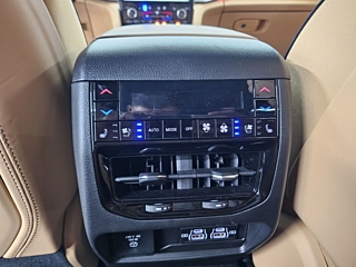 JEEP GRAND CHEROKEE WL 2023