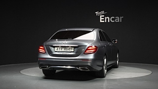 MERCEDES BENZ E-CLASS W213 2019