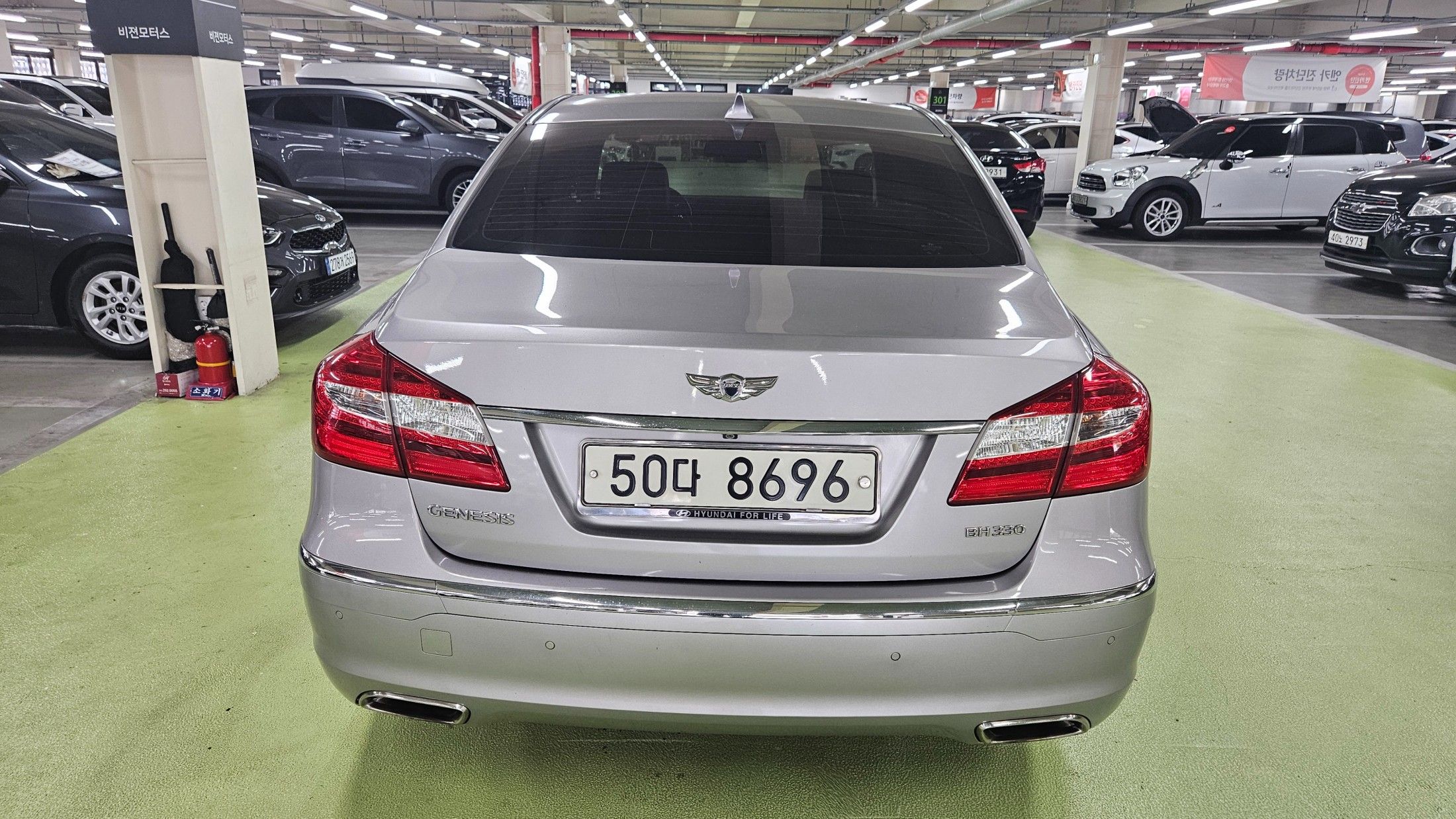HYUNDAI GENESIS 2011