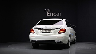 MERCEDES BENZ E-CLASS W213 2017