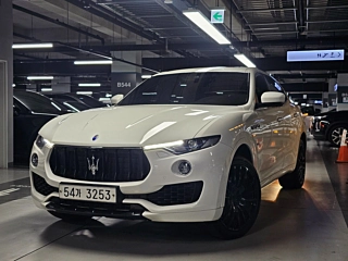 MASERATI LEVANTE 2017