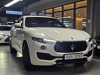 MASERATI LEVANTE 2017
