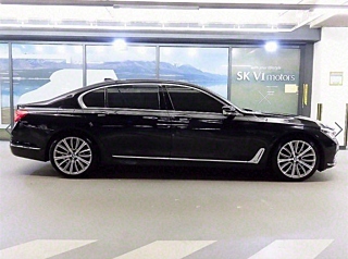 BMW 7-SERIES G11 2016
