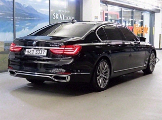BMW 7-SERIES G11 2016