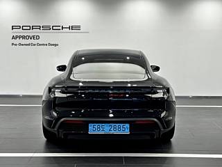 PORSCHE TAYCAN 2024