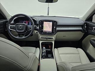 VOLVO XC40  B4 2024