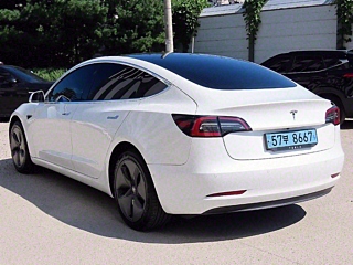 TESLA MODEL 3 2020