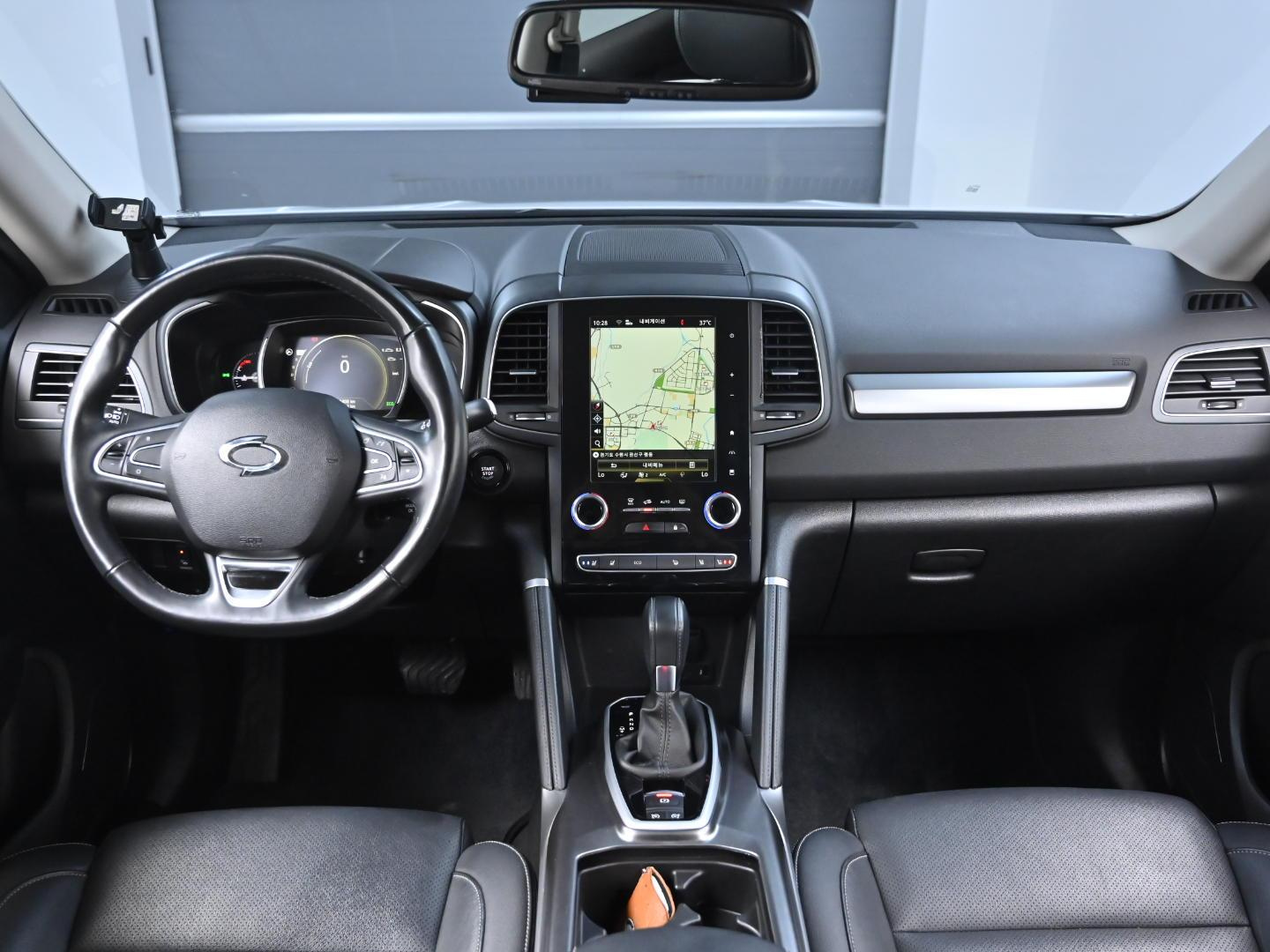 SAMSUNG QM6 2021