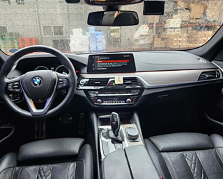 BMW 5-SERIES G30 2017