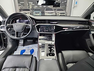 AUDI A7 4K 2020