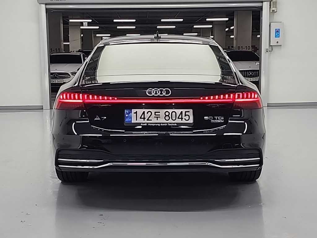 AUDI A7 4K 2020