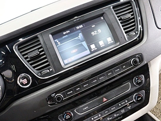 KIA CARNIVAL 2017