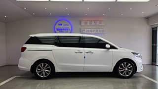 KIA CARNIVAL 2018