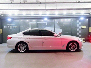 BMW 5-SERIES G30 2019
