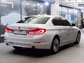 BMW 5-SERIES G30 2019