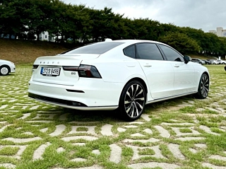 VOLVO S90  B5 2025