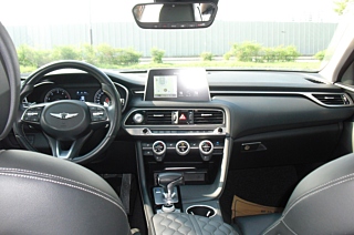 GENESIS G70 2018