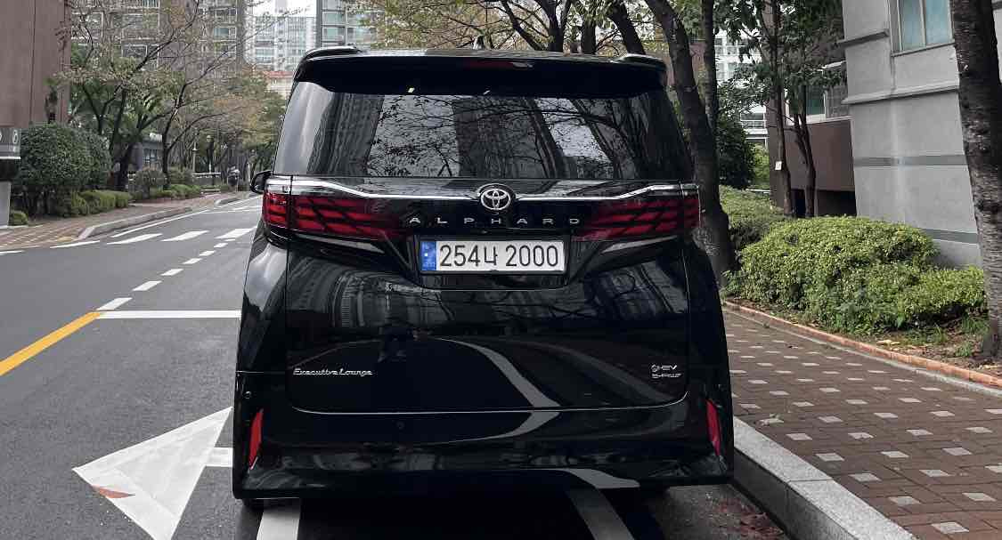 TOYOTA ALPHARD 2024