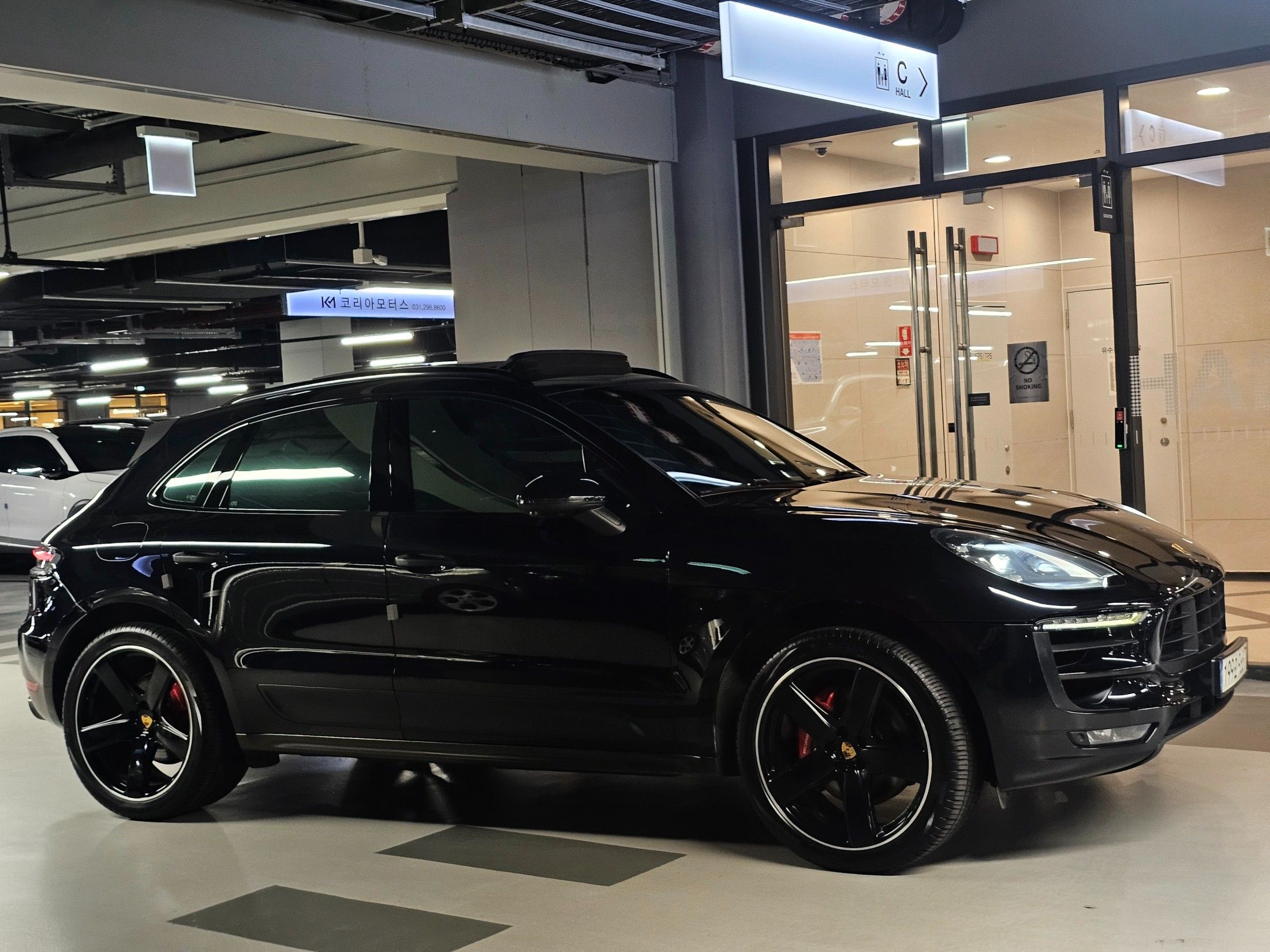 PORSCHE MACAN 2016