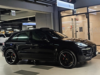 PORSCHE MACAN 2016