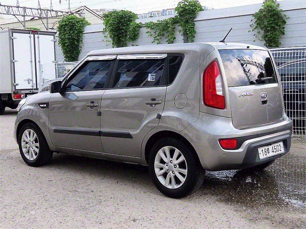 KIA SOUL 2011