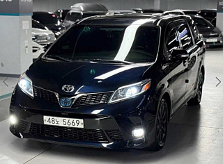 TOYOTA SIENNA 2017