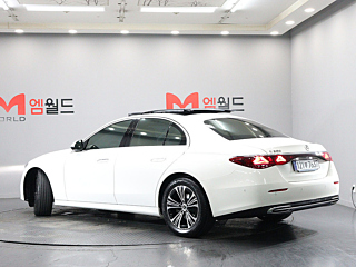 MERCEDES BENZ E-CLASS W214  E200 Avantgarde 2025