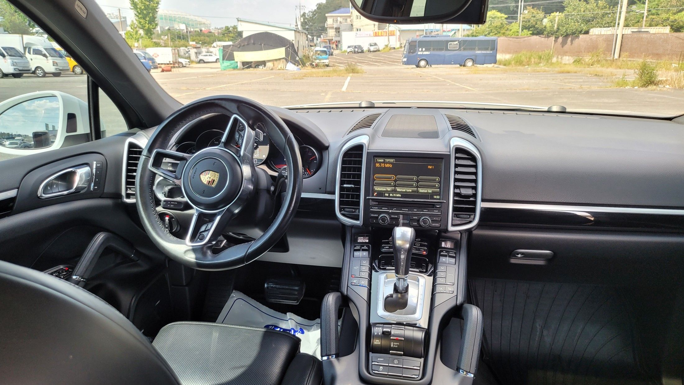 PORSCHE CAYENNE 2016