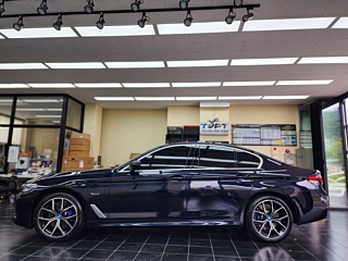 BMW 5-SERIES G30 2022
