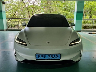 TESLA MODEL 3  Performance 2024