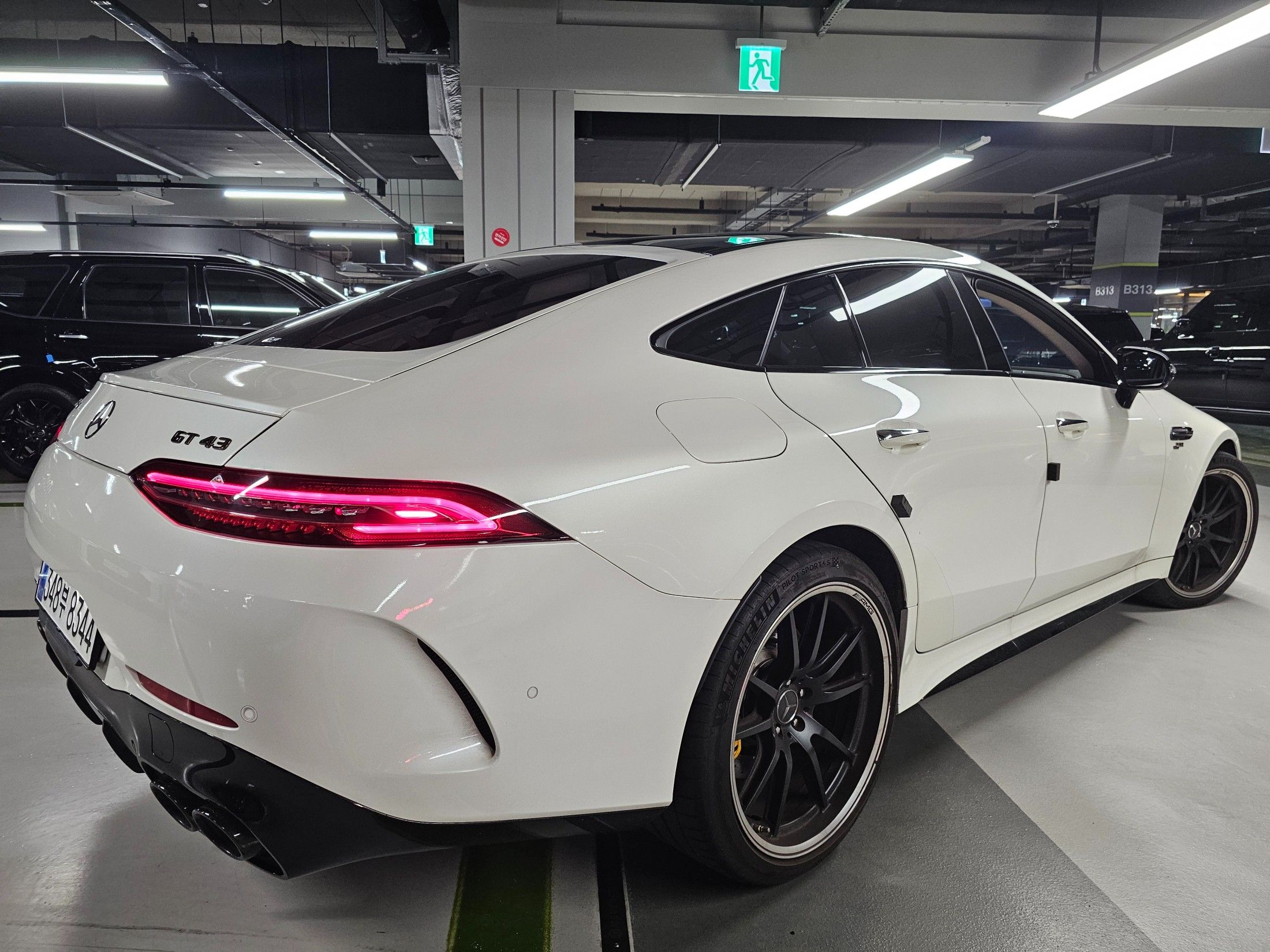 MERCEDES BENZ AMG GT 2023