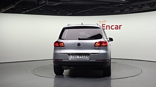 VOLKSWAGEN TIGUAN 2016