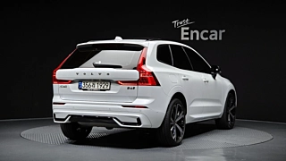 VOLVO XC60 2021