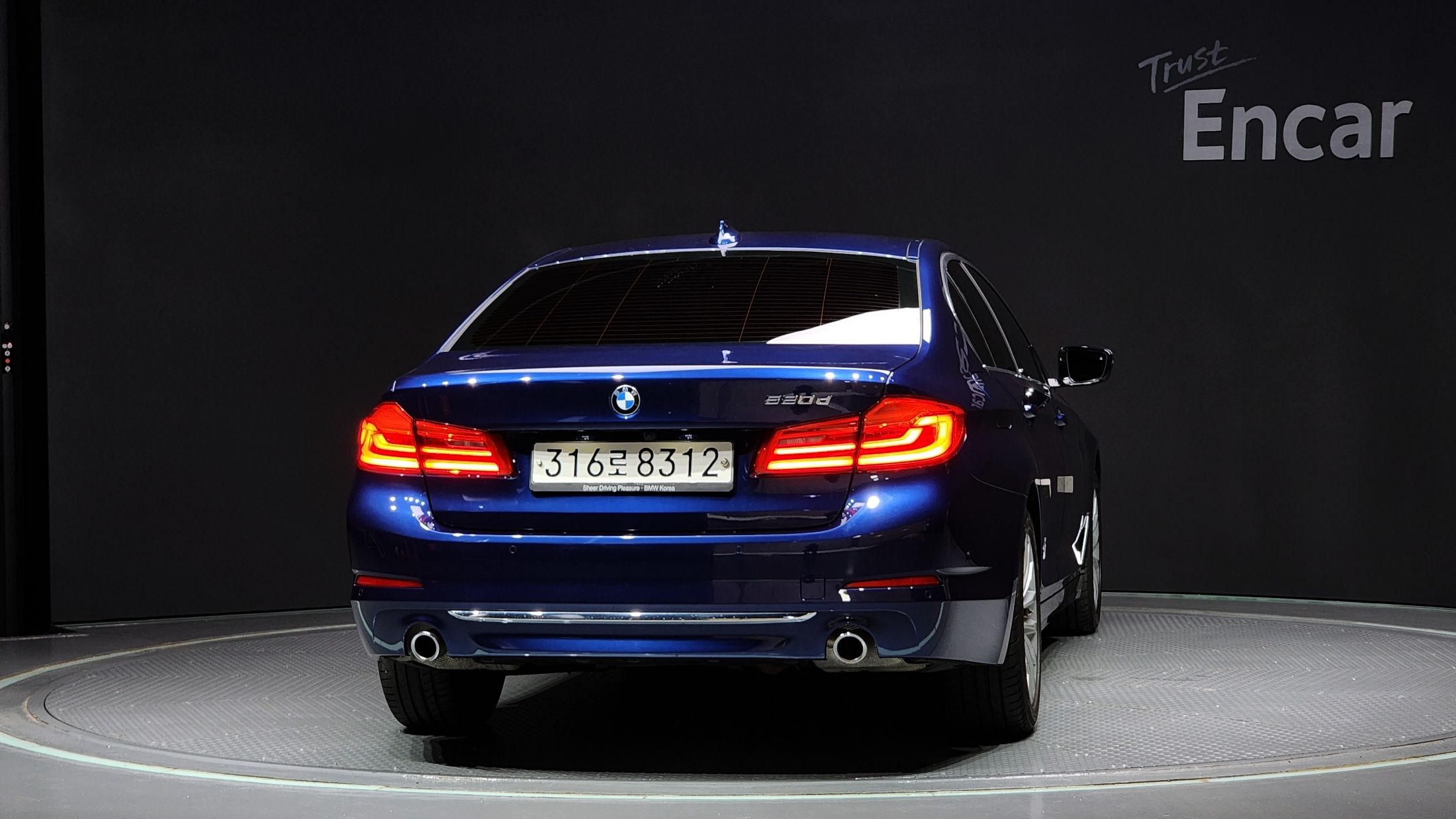 BMW 5-SERIES G30 2019