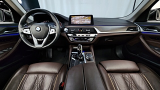 BMW 5-SERIES G30 2019