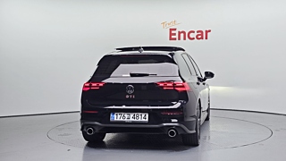 VOLKSWAGEN GOLF 2023