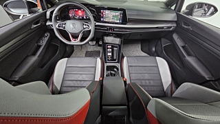 VOLKSWAGEN GOLF 2023