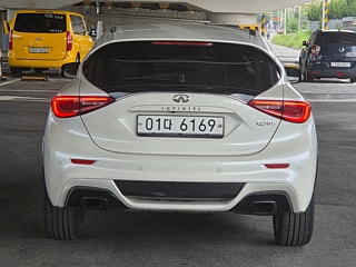 INFINITI Q30 2017