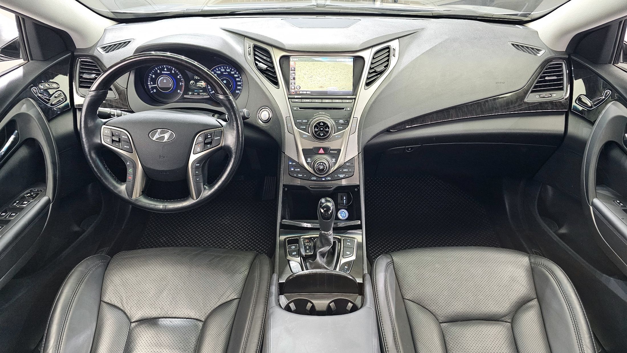HYUNDAI GRANDEUR HG 2014