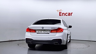 BMW 5-SERIES G30 2017