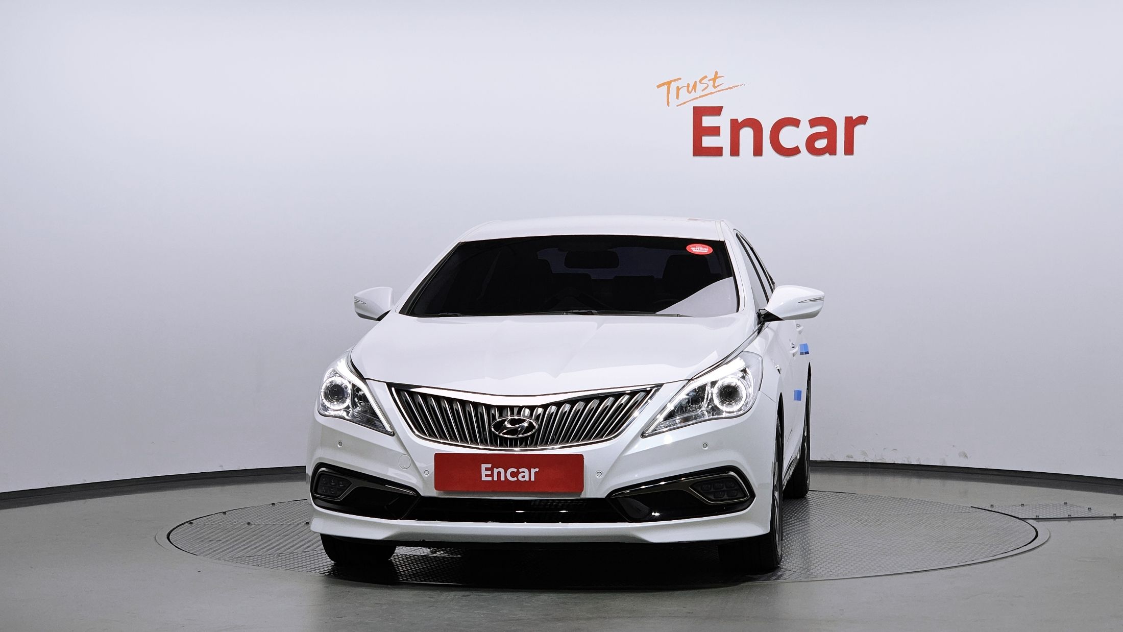 HYUNDAI GRANDEUR HG HYBRID 2016