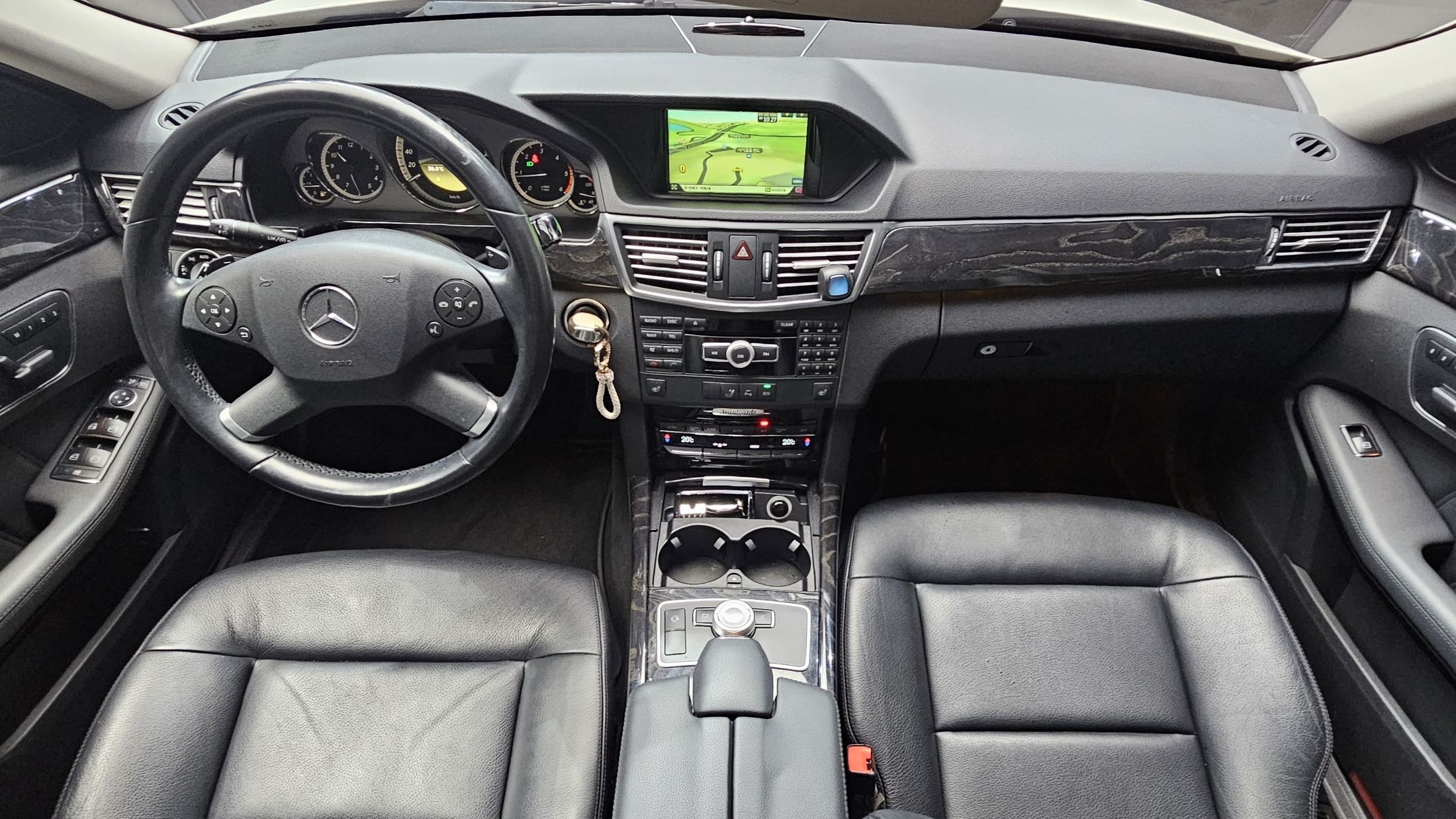 MERCEDES BENZ E-CLASS W212 2012